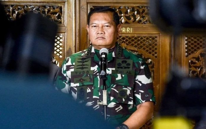 Potret panglima TNI Laksamana Yudo Margono tengah memberikan arahan terkait netralitas TNI dalam Pemilu 2024, sumber: Dok. Ig@jendraltniyudomargono