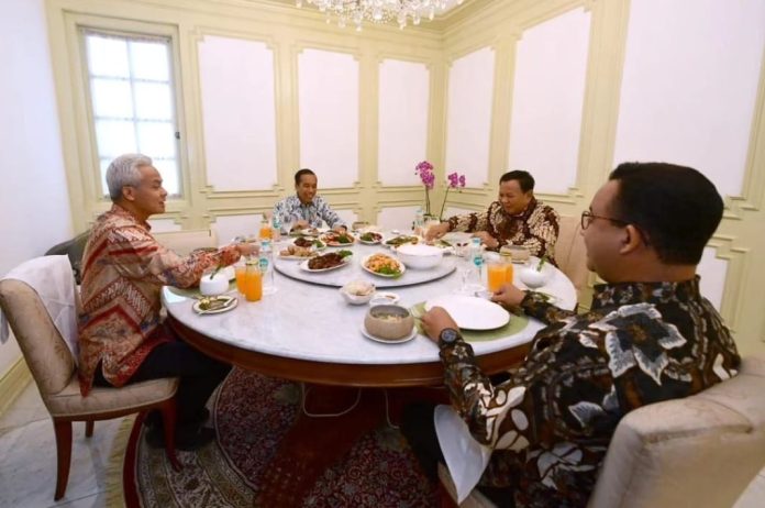 Presiden Jokowi makan bersama tiga calon presiden dengan dress code batuk - sumber Instagram @jokowi